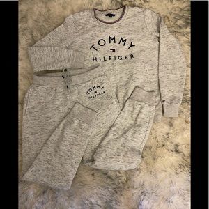 Tommy Hilfiger, jogger suit ins size XS - grey